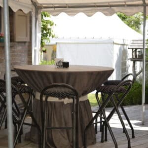 Grote receptie tafel met linnen